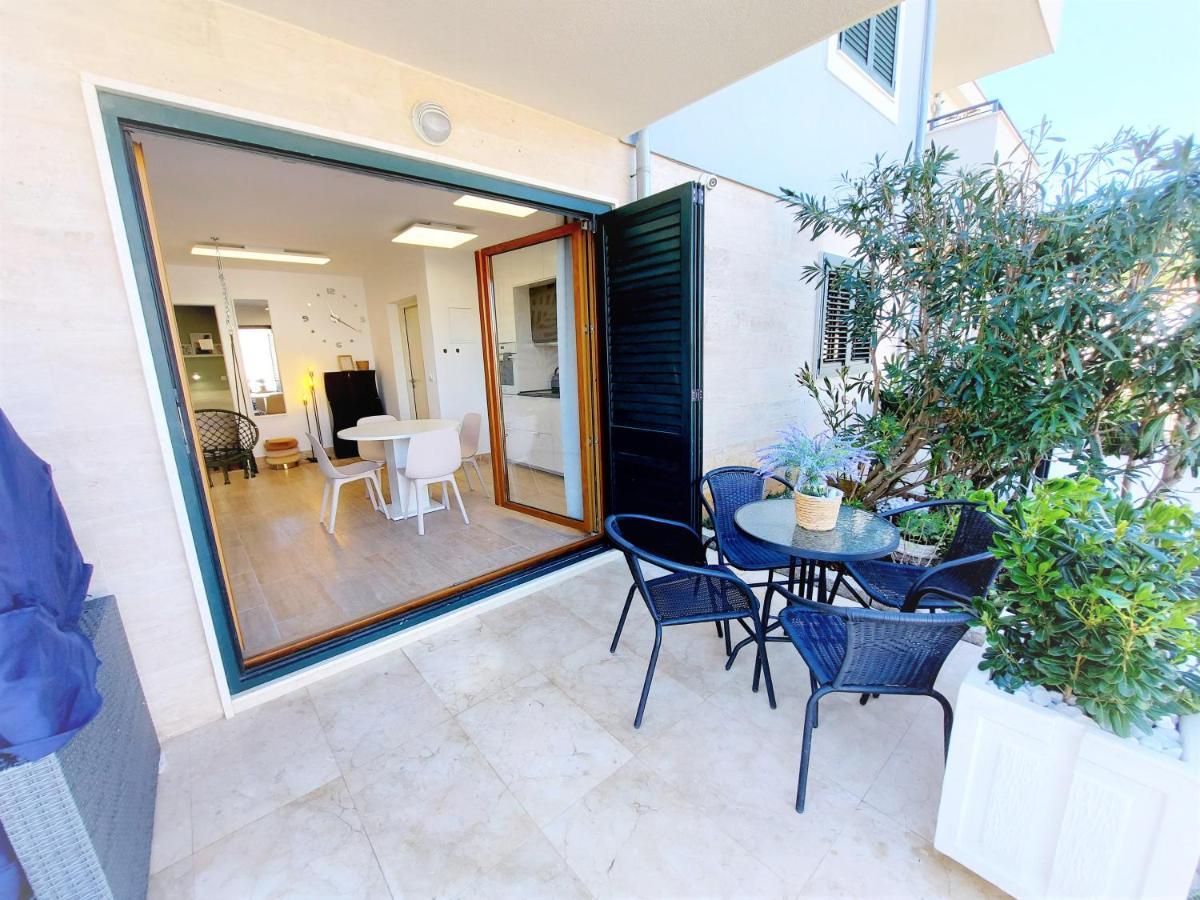 Apartment Emily Slatine Luaran gambar